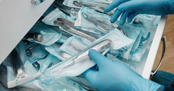 Como as seladoras de embalagens podem interferir na esterilização?