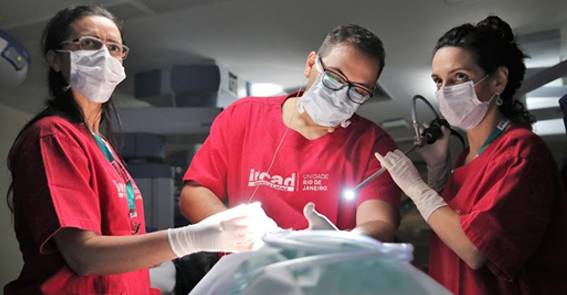 Assista ao depoimento sobre o primeiro curso de cirurgia da tireoide realizada no IRCAD América Latina, na Unidade Rio de Janeiro.